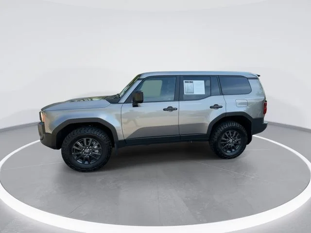 Used 2025  Toyota 1958 image 4