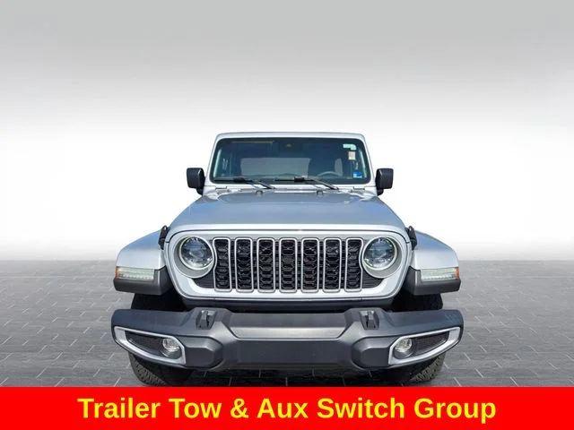 Used 2024 Silver Jeep Sahara image 2