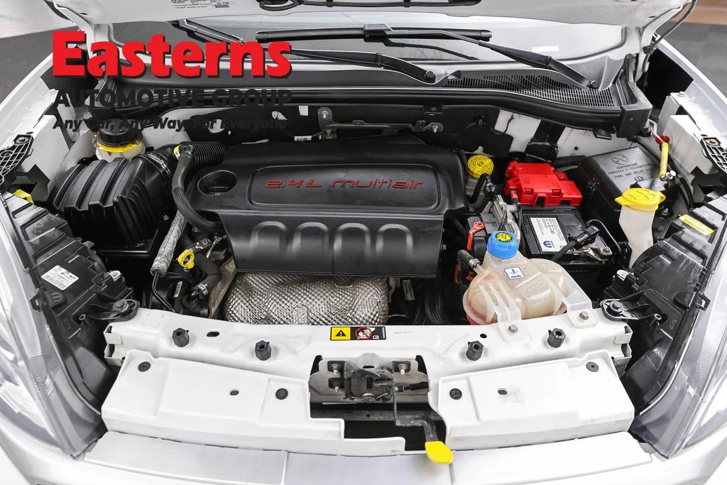 Used 2022 White Ram Base image 7