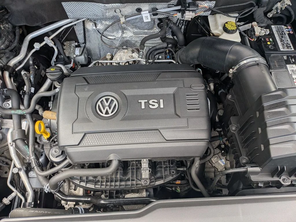 Used 2022  Volkswagen 2.0T SEL image 38