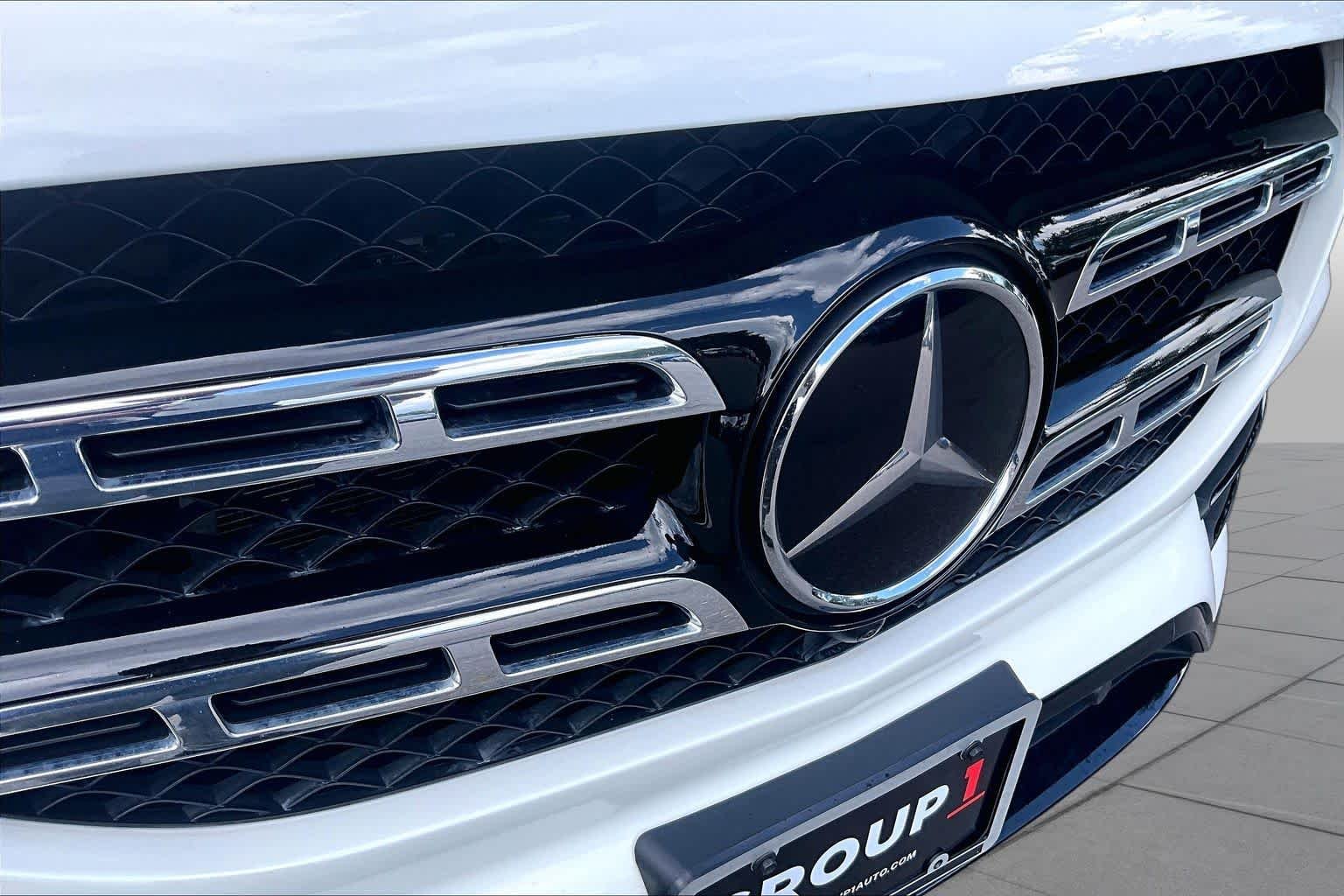Used 2021 designo Diamond White Metallic Mercedes-Benz GLS 580 image 29
