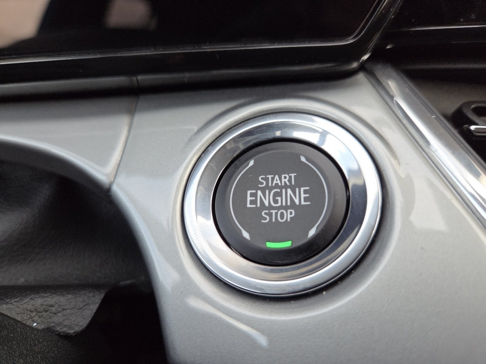 Used 2025 Marina Blue Metallic Chevrolet LT image 9