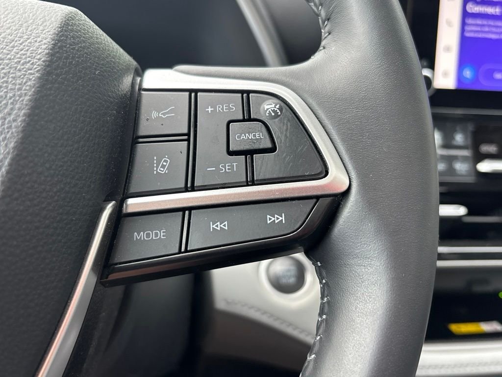 Used 2024  Toyota XLE image 17