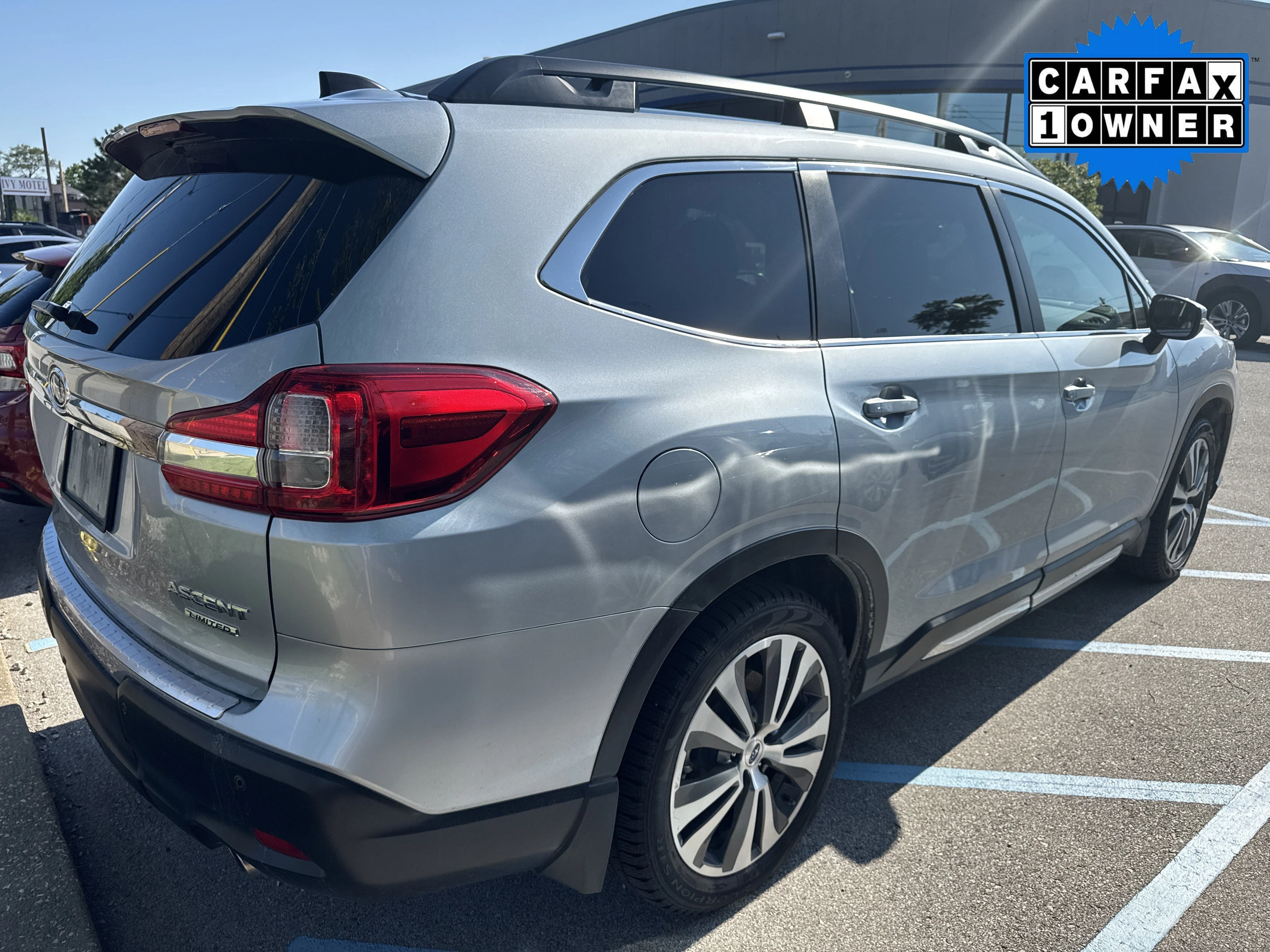 Used 2019 Ice Silver Metallic Subaru Limited image 4