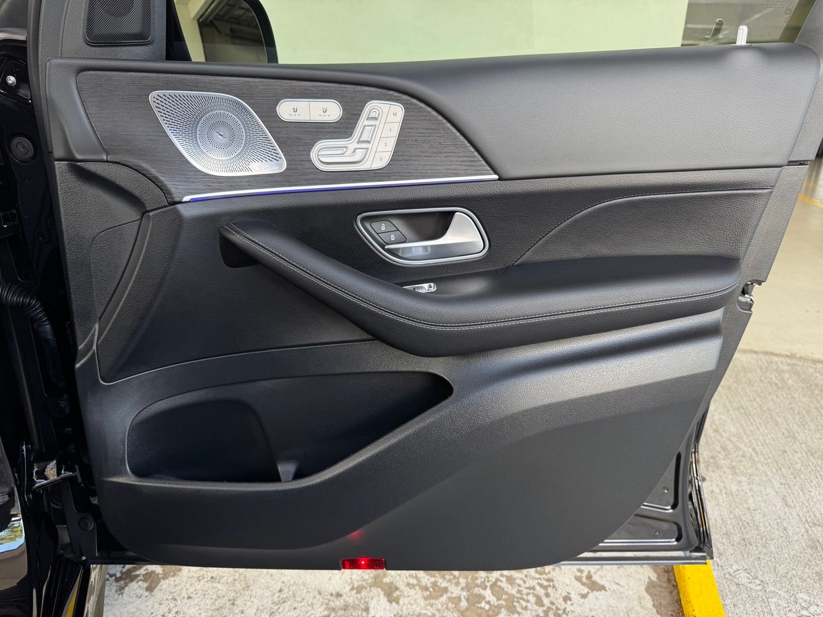 New 2026 Obsidian Black Metallic Mercedes-Benz GLE 350 image 19