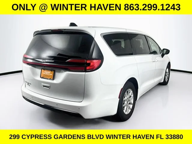 Used 2024 White Chrysler Touring L image 7