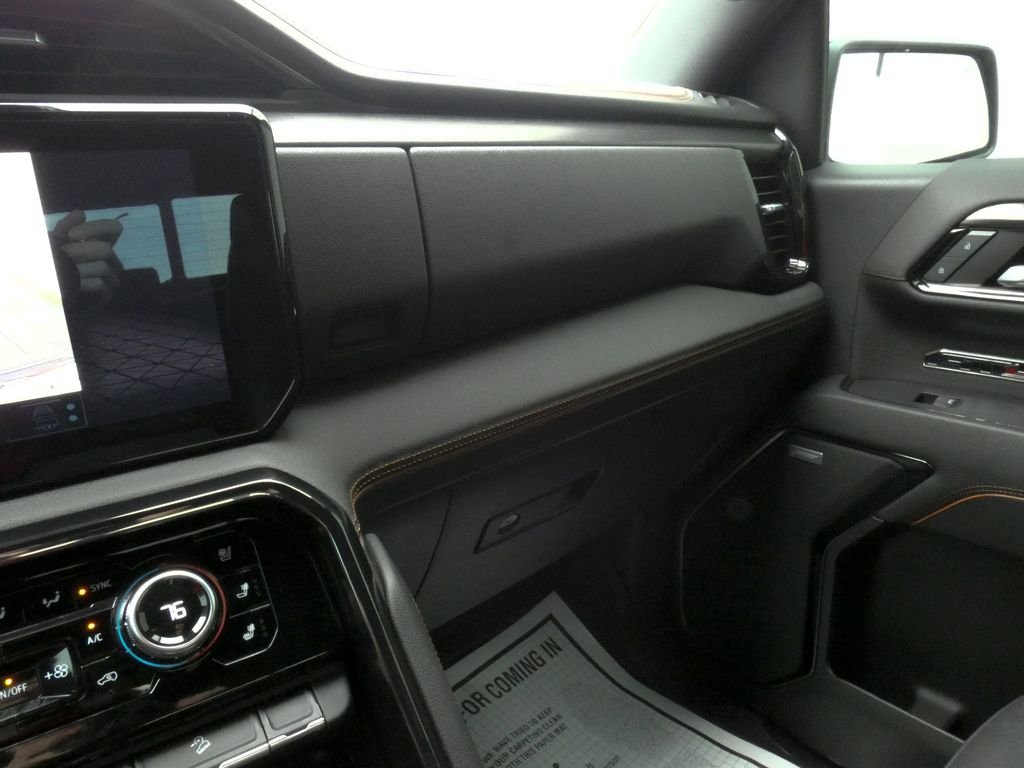Used 2023 White GMC AT4 image 32