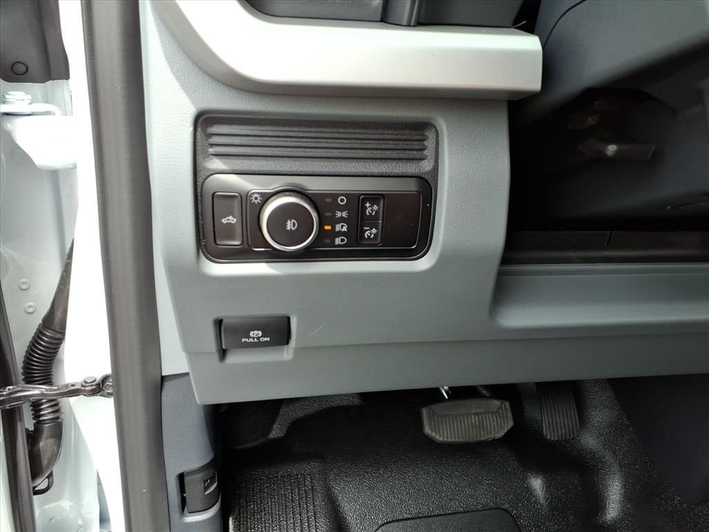 New 2026 Oxford White Ford F-450® XL image 19