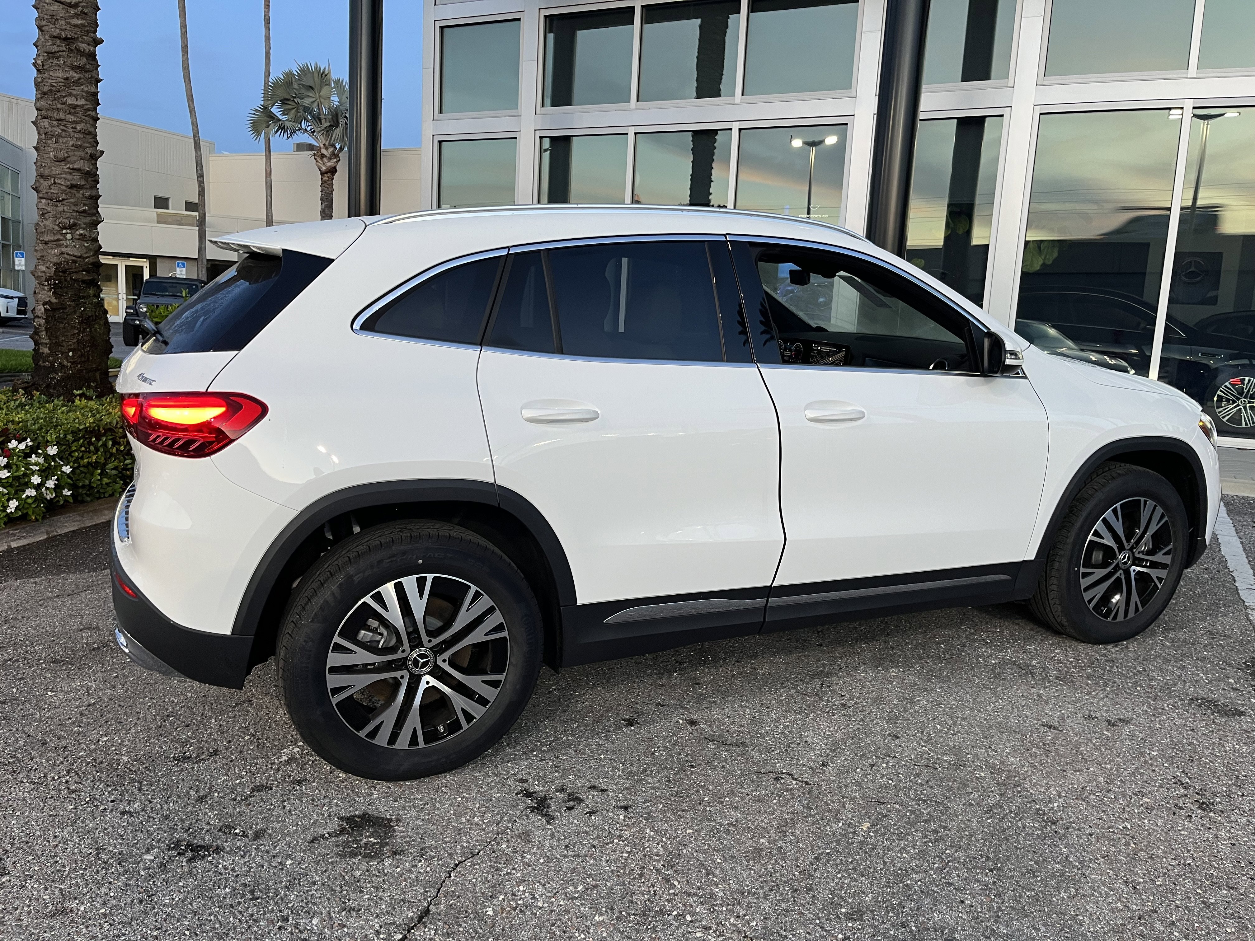 New 2026 POLAR WHITE Mercedes-Benz GLA 250 image 7