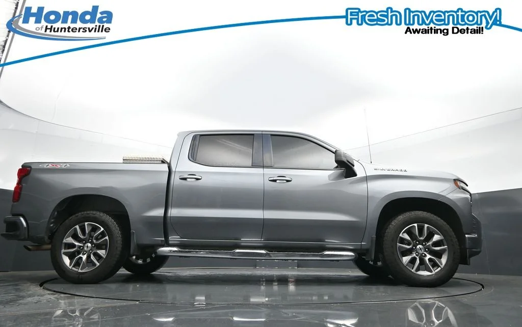 Used 2020 Steel Metallic Chevrolet RST image 35