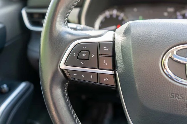 Used 2022 Gray Toyota XLE image 29