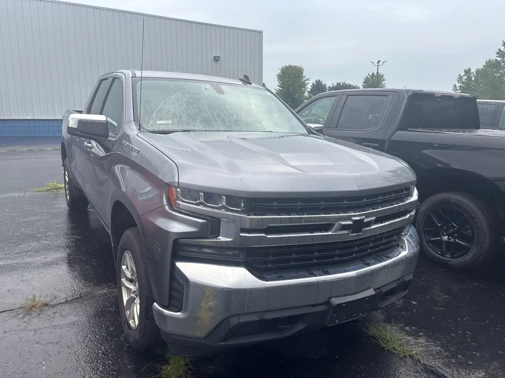 Used 2019 SATIN STEEL METALLIC Chevrolet LT image 8