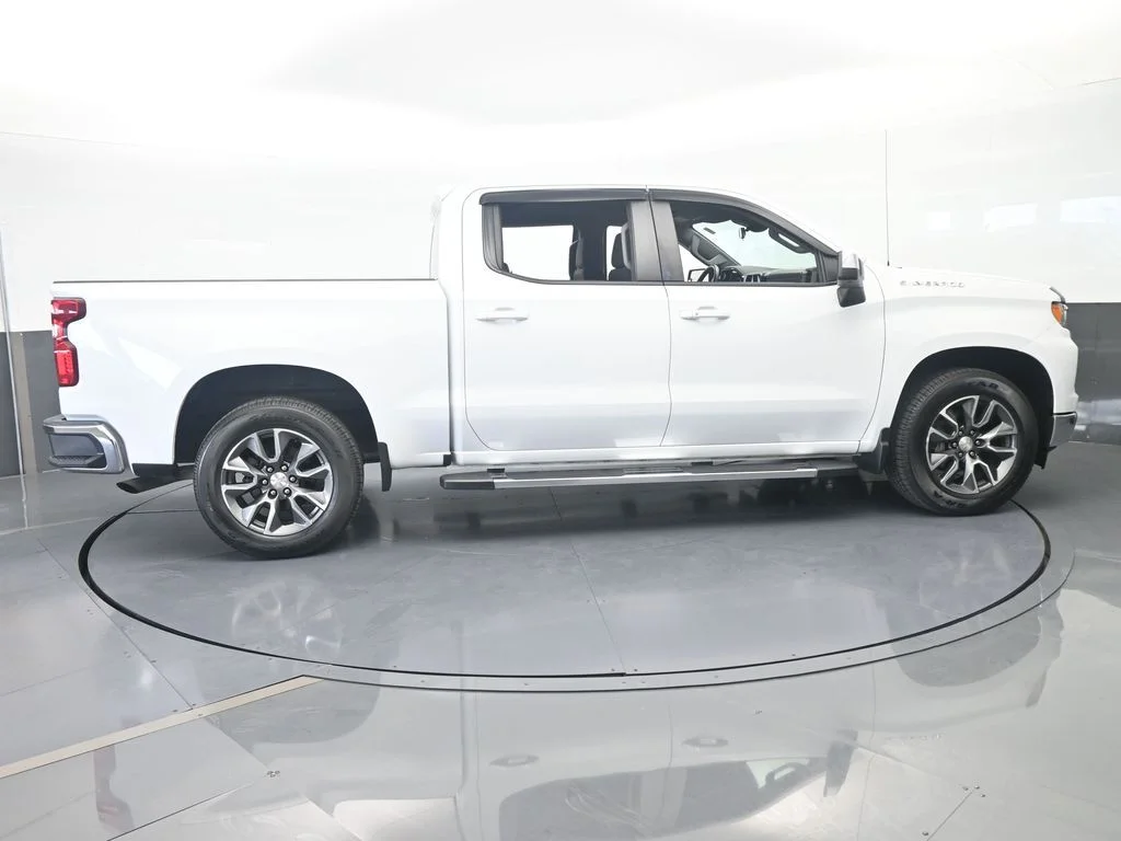 Used 2022 Summit White Chevrolet LT image 6