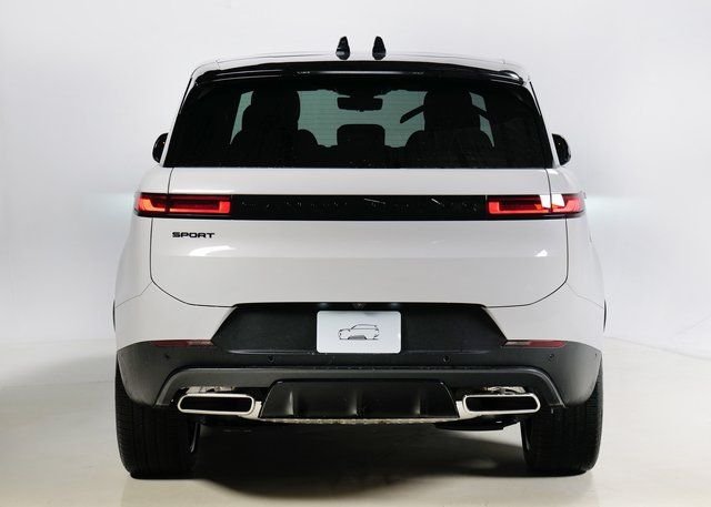 New 2026 Borasco Grey Land Rover SE image 7