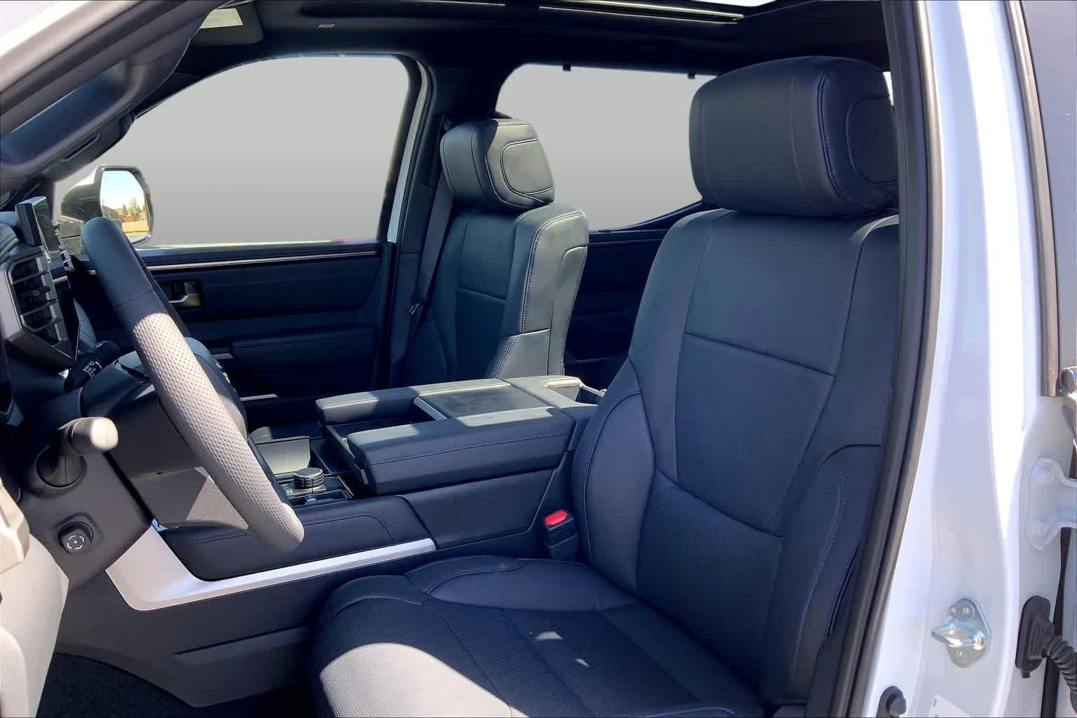New 2026 Wind Chill Pearl Toyota Platinum image 9