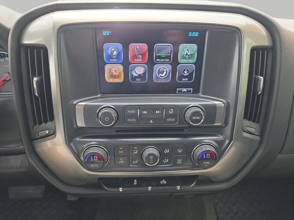 Used 2017 GRAPHITE METALLIC Chevrolet LT image 17
