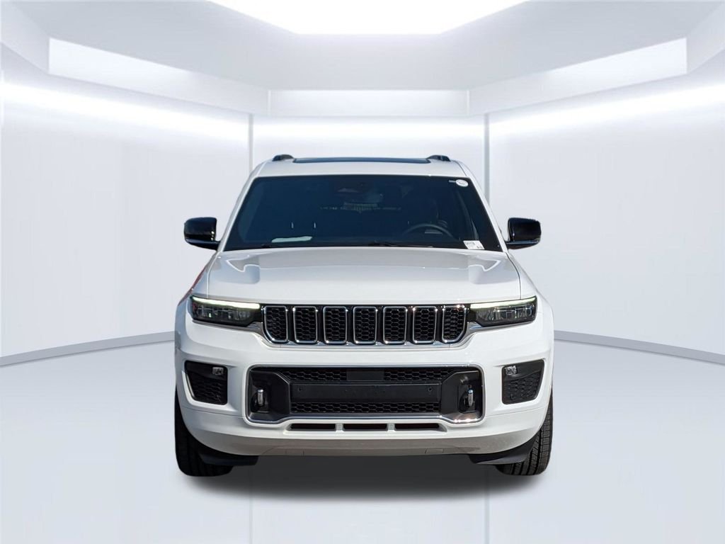 Used 2023 White Jeep Overland image 10