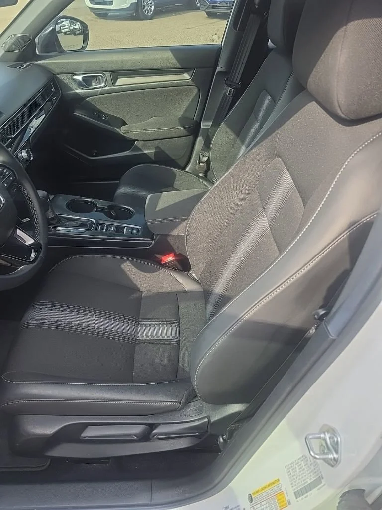 2025 Honda Civic Sport CVT's photo