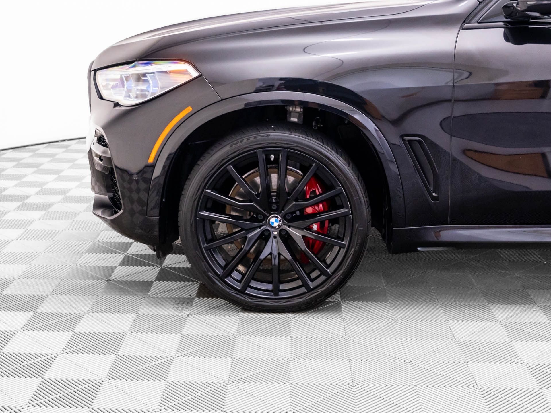 Used 2022 Black Sapphire Metallic BMW M50i image 36