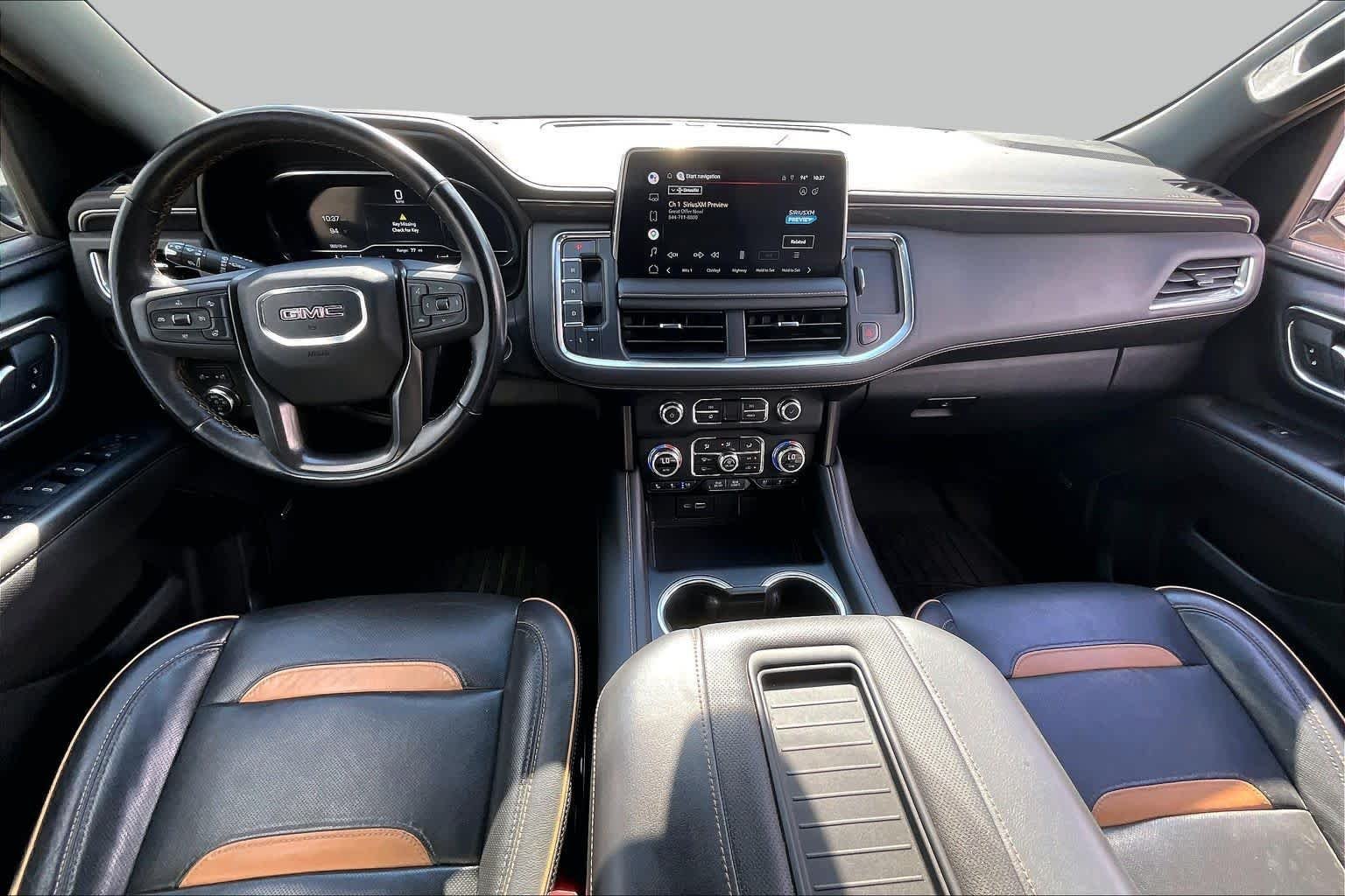 Used 2022 White Frost Tricoat GMC AT4 image 14