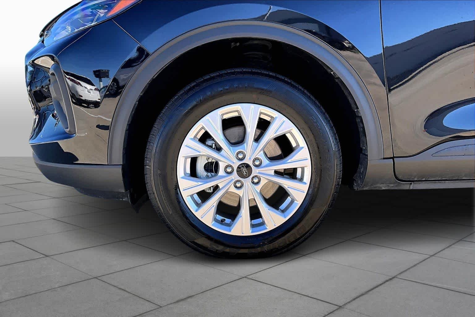 Used 2025 Agate Black Ford Active image 19