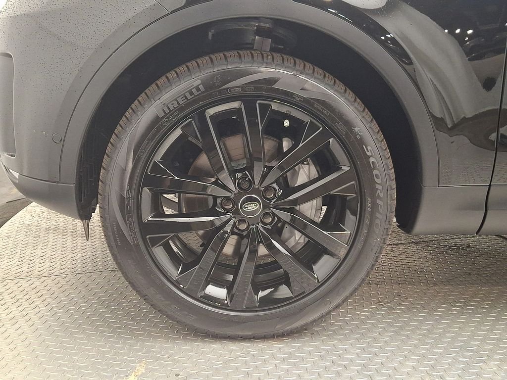 New 2026 Santorini Black Land Rover S image 5