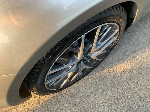 Used 2017  Lexus 300 image 7