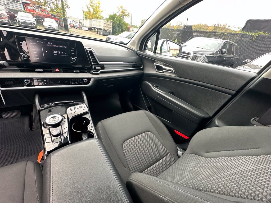 Used 2023 White Kia LX image 27