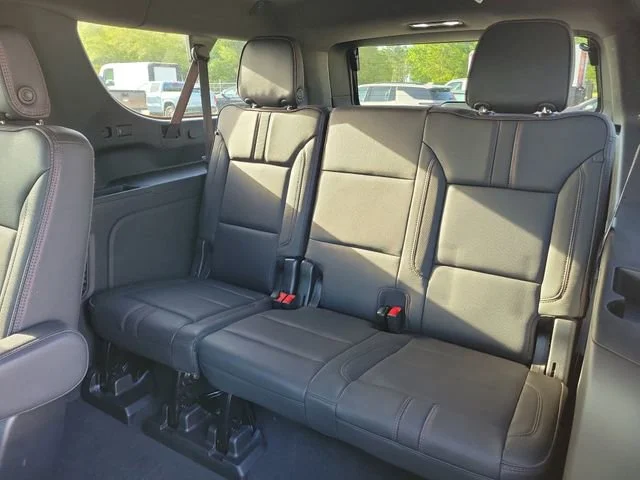 2022 Chevrolet Suburban RST - Photo 14