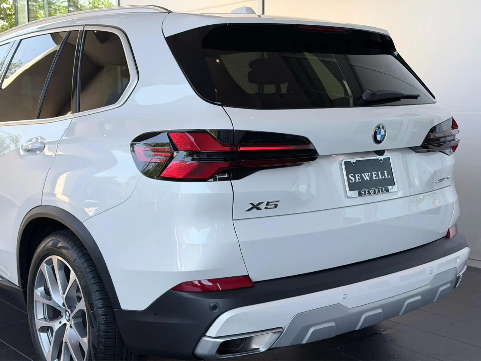 Used 2026  BMW sDrive40i image 10