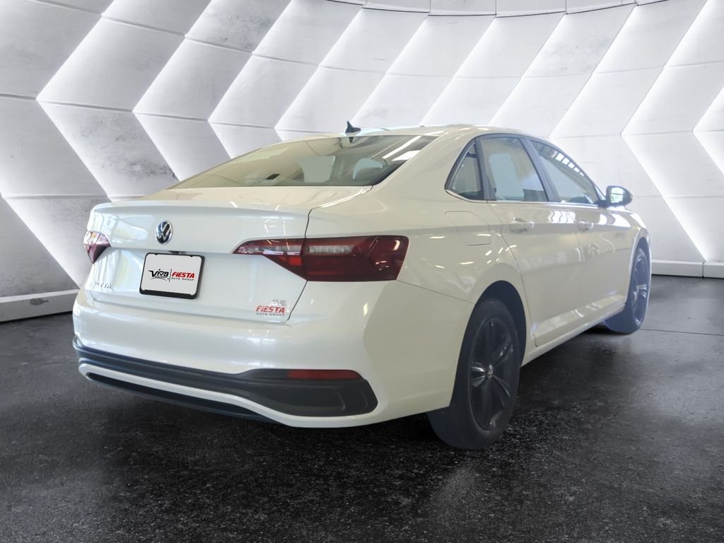 Used 2023  Volkswagen 1.5T SE image 4