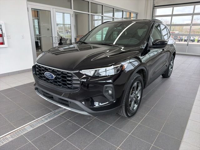Certified Used 2025 Black Metallic Ford ST-Line Select image 3