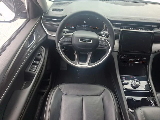 Used 2023 White Jeep Limited image 11