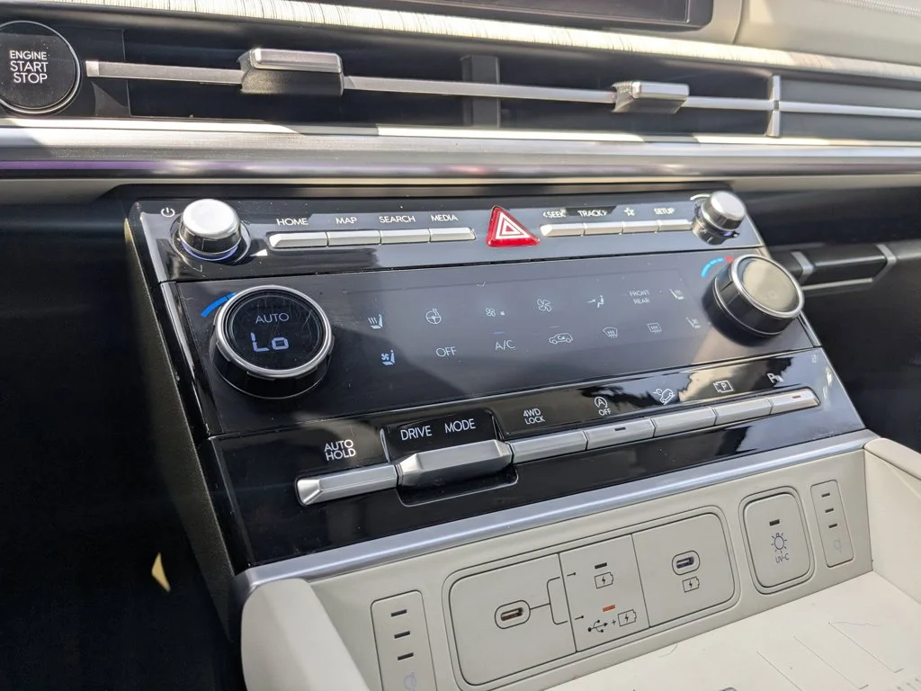 Used 2024 Phantom Black Hyundai Calligraphy image 18
