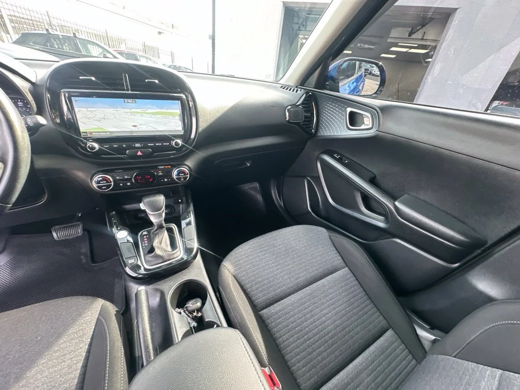 Used 2022 Blue Kia GT-Line image 28