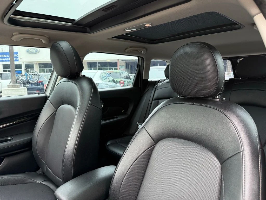 Used 2019  MINI  image 23