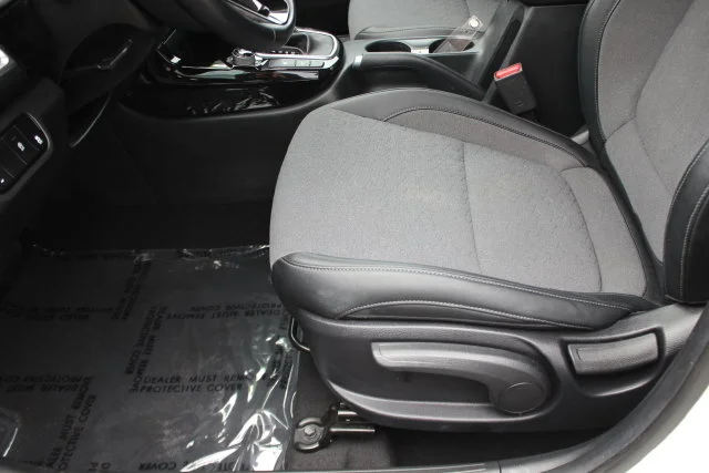 Used 2024 White Kia S image 22