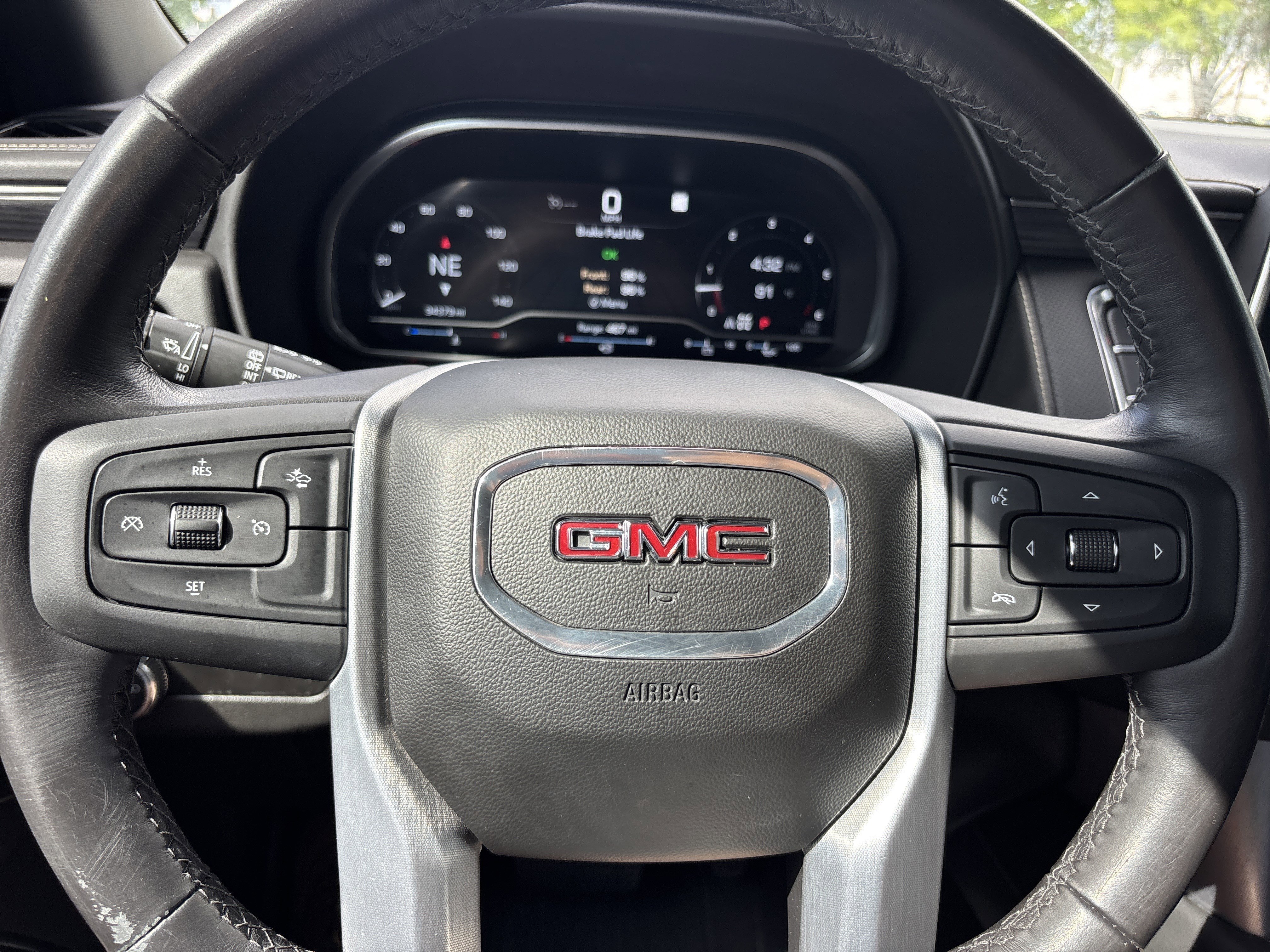 Used 2023 Sterling Metallic GMC SLT 4WD image 32