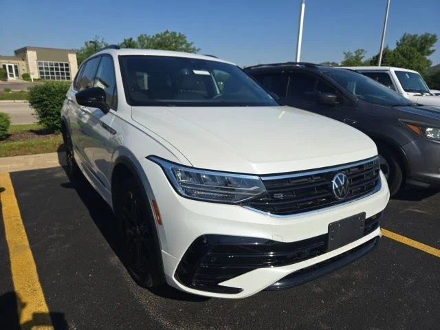 2022 Volkswagen Tiguan 2.0T SE R-Line Black 4Motion's photo
