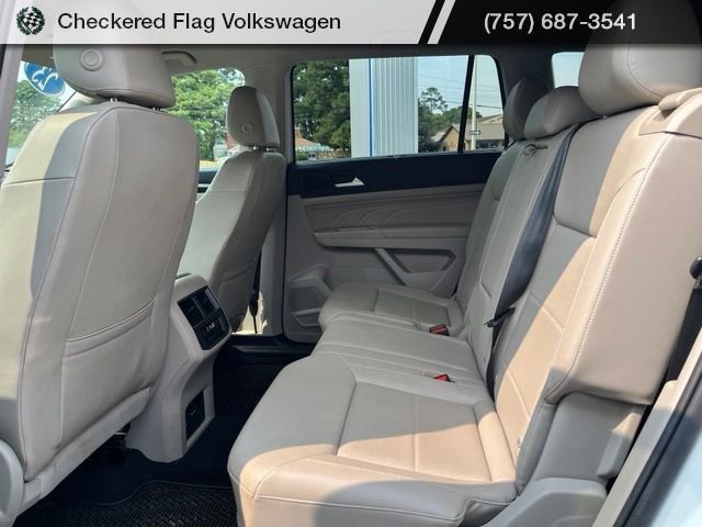 Used 2023 Pure White Volkswagen 3.6L V6 SE w/Technology image 25