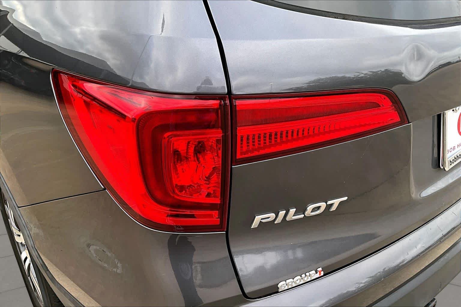 Used 2018 Modern Steel Metallic Honda EX image 26