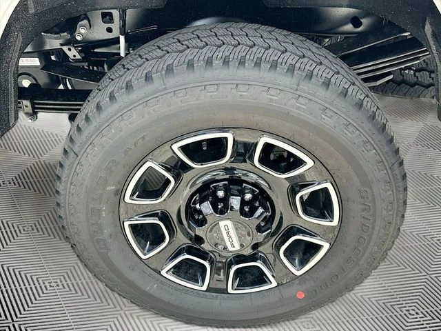 New 2026 White Metallic Ford Platinum image 20