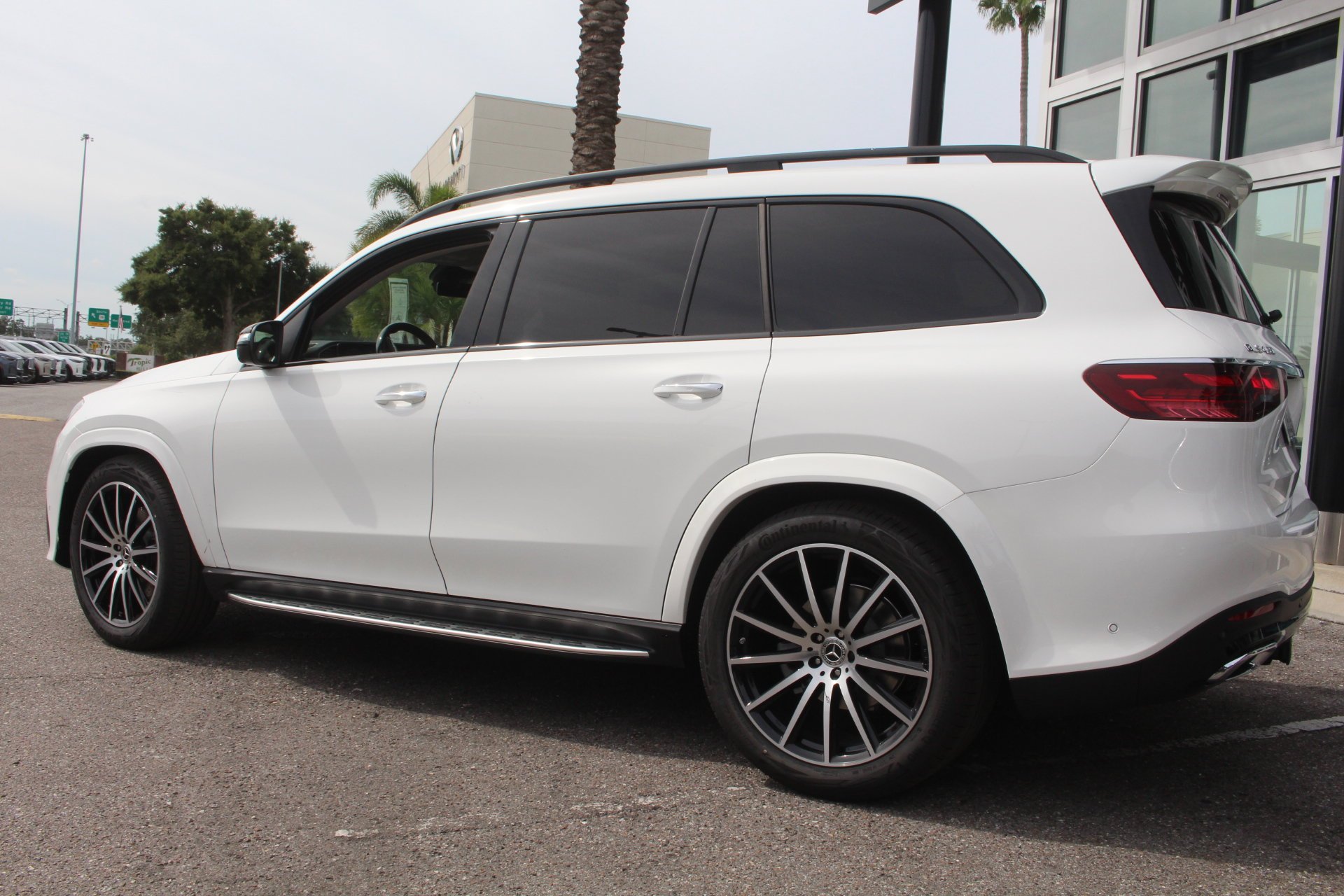 New 2026 POLAR WHITE Mercedes-Benz GLS 450 image 4