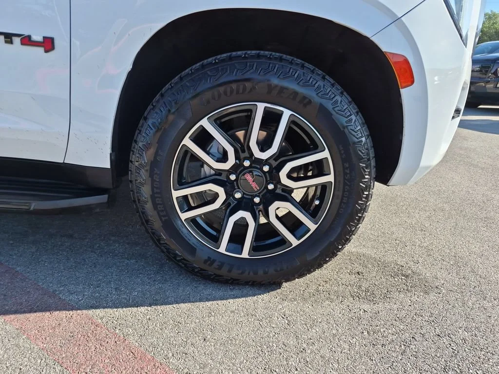 Used 2023 Summit White GMC AT4 image 18