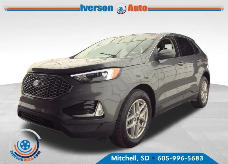 Used 2024 Gray Ford SEL image 3