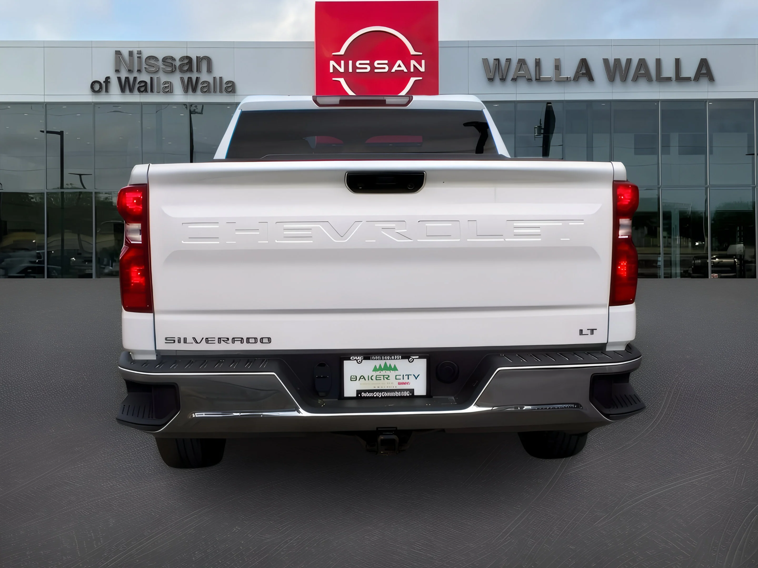 Used 2023 Summit White Chevrolet LT image 6