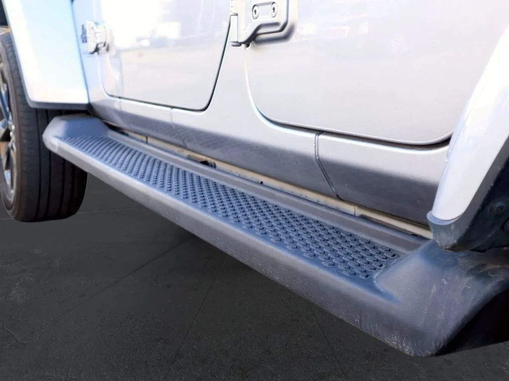 Used 2021 Billet Silver Metallic Jeep Unlimited High Altitude image 34