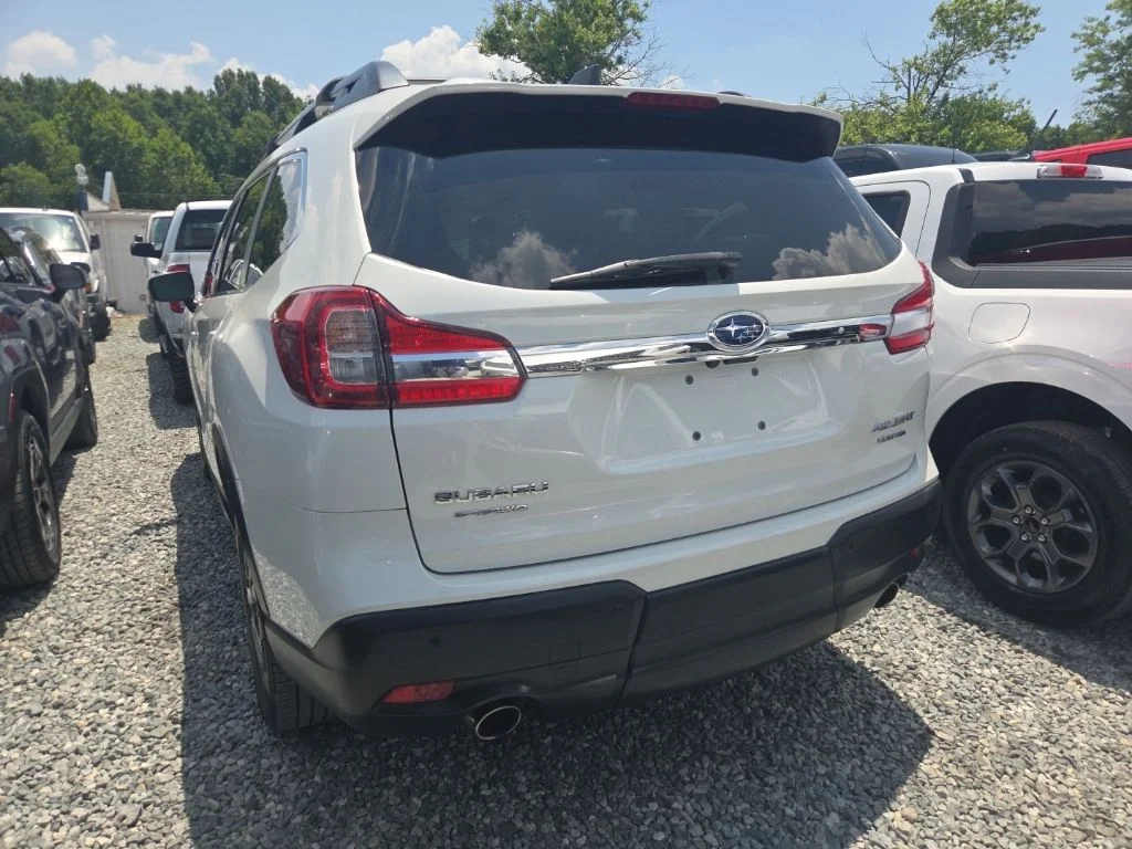 Used 2022 White Subaru Limited image 5