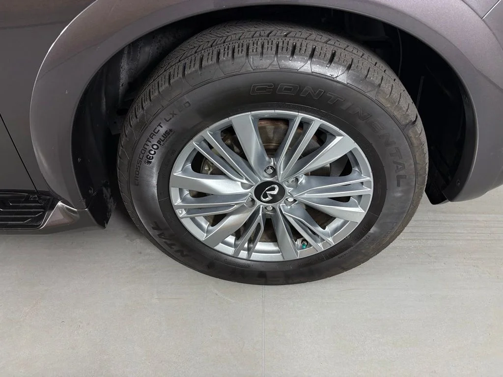 Used 2024 Gray INFINITI LUXE image 10