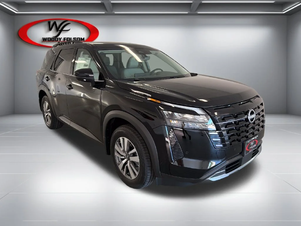New 2026 Super Black Nissan SL image 3